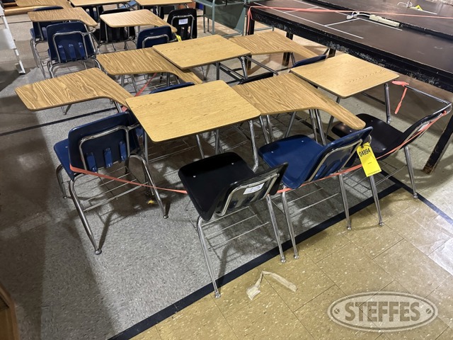 (7) School desks